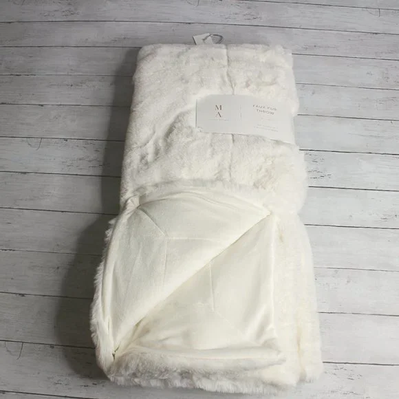 Fur lined blanket hotsell